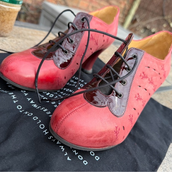 John Fluevog Red Leather Heels Women’s Size 9 - Picture 2 of 9